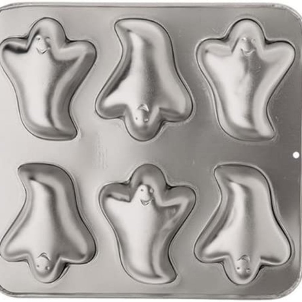 Wilton 6 Cavity Halloween Ghost Cupcake Pan (2105-3845)